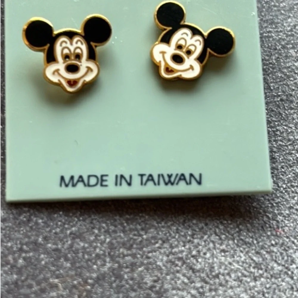 NWT Vintage Disney Mickey Mouse Earrings